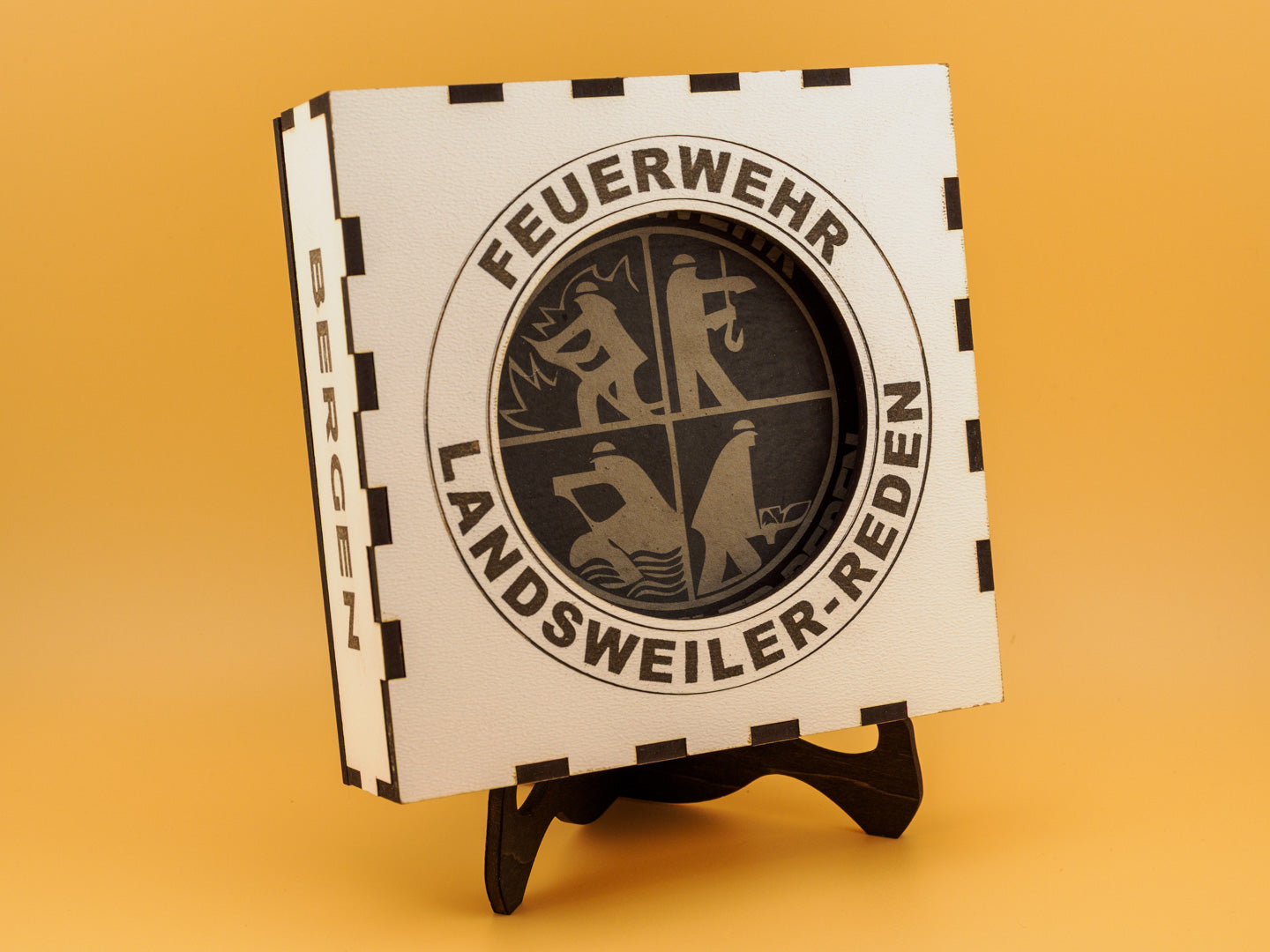 Schiefer Untersetzer Feuerwehr mit Holzbox – personalisiert mit Name/Ort – Geschenk Feuerwehrmann Kamerad